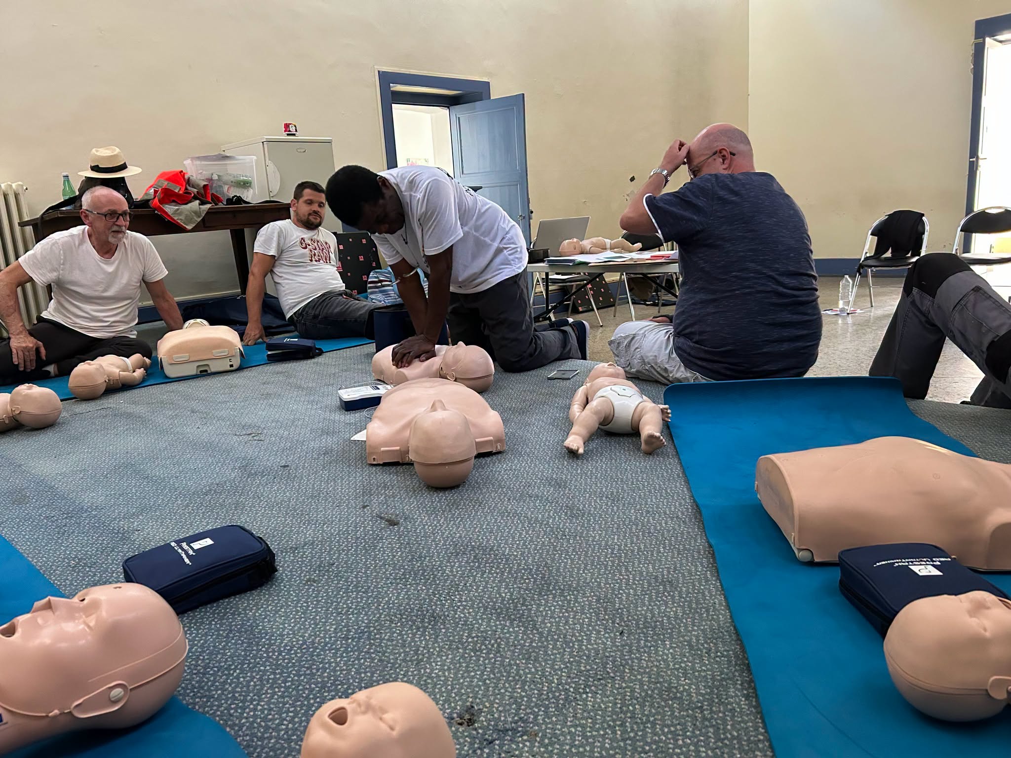 Photo de ⛑️ Secourisme : l'équipe du WEB-e-Bus formée aux premiers secours